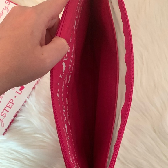 New Thirty-One Pink & White Consultant Supplies Document Holder - Picture 5 of 10